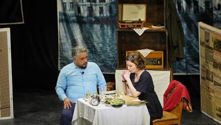 Ayvalık’ta Duygu Dolu Tiyatro Akşamı