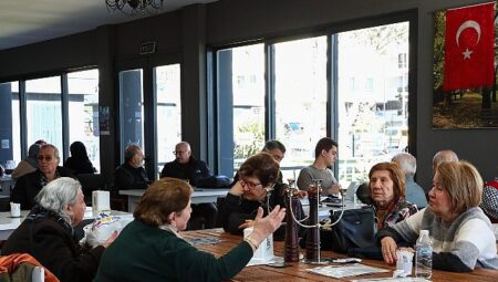 Barbaros Aile Çay Bahçesi Antalyalıların buluşma noktası olmayı sürdürüyor