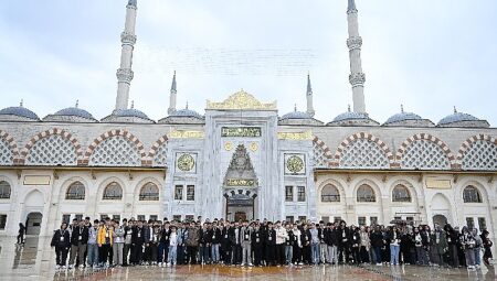 Başkan Altay: ‘Genç Seyyah Projemizle Bu Yıl 25.920 Öğrencimizi Daha İstanbul ile Buluşturacağız’