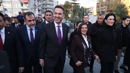 Başkan Çerçioğlu, Bakan Bayraktar ile Birlikte Atatürk Kent Meydanı’nda Düzenlenen İftarda Vatandaşlarla Bir Araya Geldi