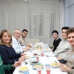 Başkan Ertaş üniversite öğrencilerinin iftar sofrasına konuk oldu