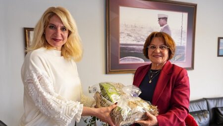 Başkan Hatice Gençay, Deniz Ulaşımında Yeni Dönem İçin İZDENİZ ile Bir Araya Geldi