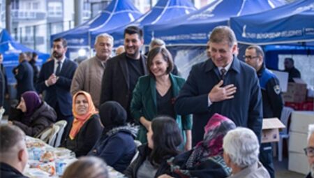 Başkan Tugay Kadir Gecesi’nde birlik ve beraberliğe vurgu yaptı