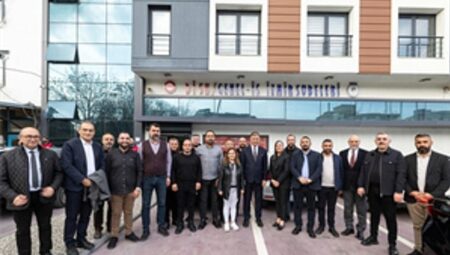 Başkan Tugay’dan Gümüştekin’e ziyaret
