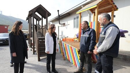 Başkan Ünsal personeliyle bayramlaştı