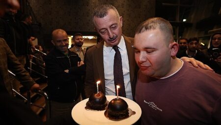 Büyükakın’dan Arif’e doğum günü sürprizi