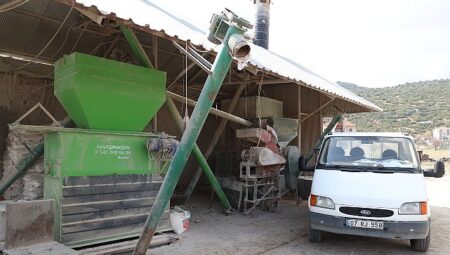 Büyükşehir tarımsal ekipman destekleri ile üreticilerin yüzünü güldürüyor