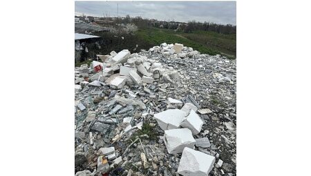 Çevreyi kirletti zabıtaya yakalandı!