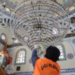 Çiğli’de Bayram Öncesi Cami Ve Mezarlıklarda Kapsamlı Temizlik