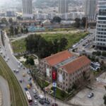 Harita ve Kadastro Mühendisleri Odası İzmir Şubesi’nden Başkan Tugay’a destek “Tescil yasaya aykırı”