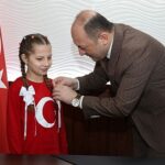 İstiklal Marşı Birincisi Ecem Hifa Sert’e Başkan Selçuk Yıldız’dan Ödül
