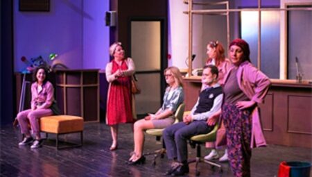 İzBBŞT, Dünya Tiyatro Günü’nü iki sahnesinde ücretsiz oyunlarla kutladı