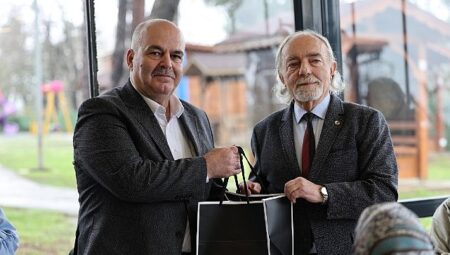 Kartepe’de Büyükler İçin Anlamlı Buluşma