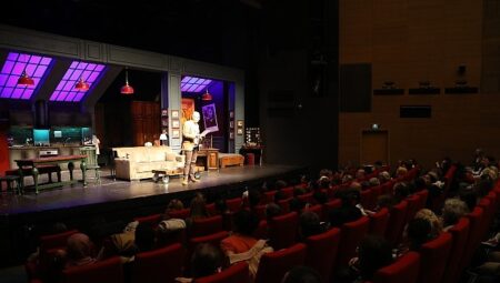 Şehir Tiyatroları 27 Mart Dünya Tiyatro Günü’nü Tüm Sahnelerinde Tiyatroseverlerle Kutladı