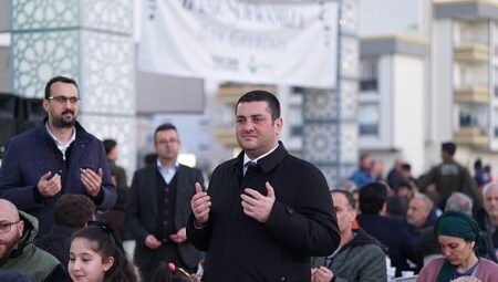 Torbalı Belediyesi’nden Atatürk Mahallesi’nde Ramazan Sofrası