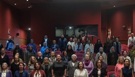 Üsküdar’da “İsmini Vermek İstemeyen Söyleşi” ile Kadınların Sessiz Kalan Sorunları Konuşuldu