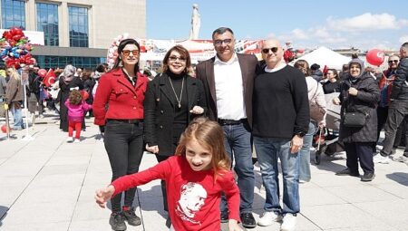 23 Nisan Ulusal Egemenlik ve Çocuk Bayramı’nda Şehir Tiyatroları’nın Sahneleri Çocuklar İçin Açıldı