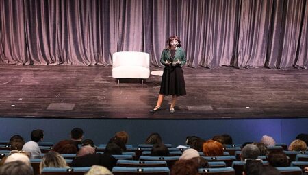 Akademisyen Anne Çankayalılarla Buluştu