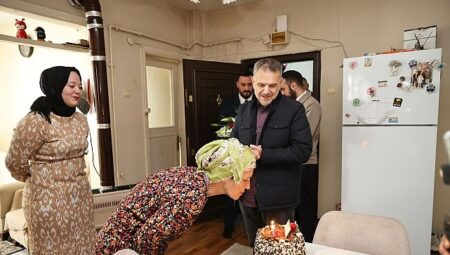 Akın’dan kanseri yenen vatandaşa sürpriz