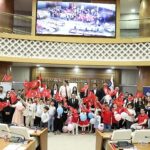 Antalya Büyükşehir Meclisi’nde koltuklar çocuklarda