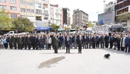 Atatürk’ün Burhaniye’ye Gelişinin 92. Yıl Dönümü Törenle Anıldı