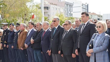 Atatürk’ün Edremit’e gelişinin 92. yılı törenlerle kutlandı