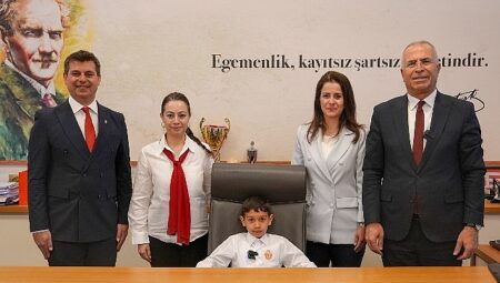 Başkan Işık, 23 Nisan’da koltuğunu Ege’ye devretti