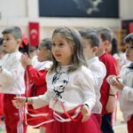Bayraklı’da 23 Nisan Programları Çocukların Yoğun Katılımıyla Devam Ediyor