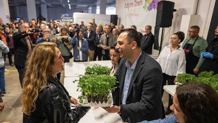 Bornova’da toprağa can, üreticiye destek