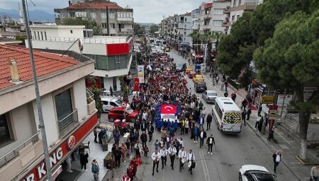 Buca’da 23 Nisan coşkuyla kutlandı