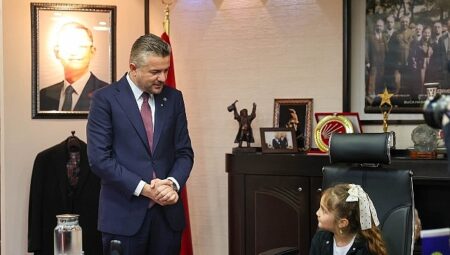 Buca’da başkanlık koltuğu Adasu’ya emanet edildi