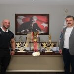 Dikili Belediyesi’nin Gururu Yılmaz Acar Şampiyonluğa Doymuyor