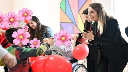 Dünya Otizm Farkındalık Günü’nde Anlamlı Ziyaret