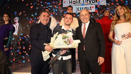 EİB XX. Moda Tasarım Yarışması’nın Şampiyonu Halit Tiryaki Oldu