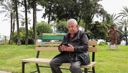 Emekle üretilen kent mobilyaları şehre değer katıyor