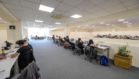 Hasan Ali Yücel Kütüphanesi yoğun ilgi görüyor