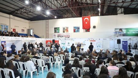 İnegöl’de 8. Üniversite ve Meslek Tanıtım Günleri Başladı