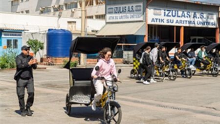 İzmir’de Bisicab dönemi başlıyor