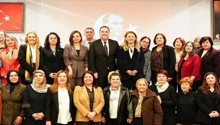 Kadın Belediye Başkanları Manisa’da Bir Araya Geldi