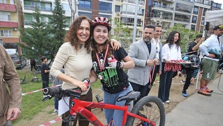 Karşıyaka’da heyecan dolu pump track yarışı!
