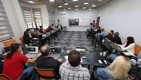 Konya Büyükşehir Personeline Yapay Zekâ Odaklı Eğitim Programı Düzenlendi