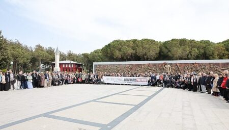Küçükçekmece Belediyesi Emekli Çiftleri Çanakkale’ye Götürdü