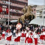 Menemen’de coşkulu kutlama