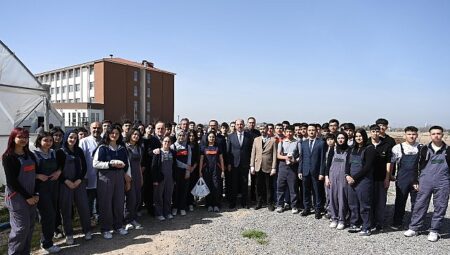 Milletvekili Baykan ve Başkan Altay Lise Öğrencileriyle Buluştu