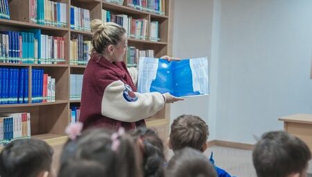 Minik Öğrenciler Kütüphane Atmosferini Yaşadı