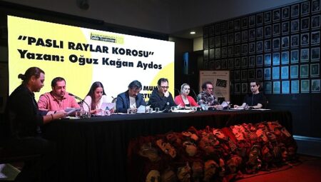 Muhsin Ertuğrul Okumaları “Paslı Raylar Korosu” Oyununa Yoğun İlgi