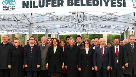 Nilüfer, 23 Nisan’ı Cumhuriyet Meydanı’nda kutladı