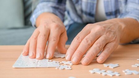 Parkinsonda Sabır, Anlayış ve Doğru Tedavi Hayat Değiştiriyor