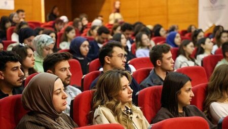 Ticaret Sicili Süreçleri, Hukuk Fakültesi Öğrencileri ve Mezunlarıyla Uygulamalı Olarak Ele Alındı