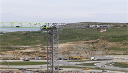 “Uzundere’de çalışmalar hızla sürüyor”